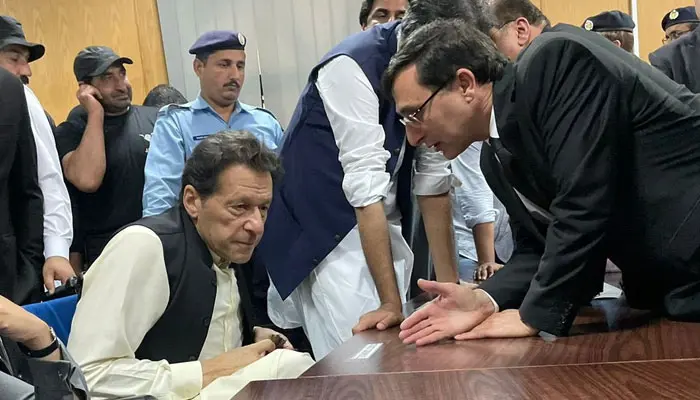 اڳوڻن عالمي ڪرڪيٽ ڪپتانن پاران عمران خان جي علاج لاءِ وزيراعظم کي ٻيهر خط